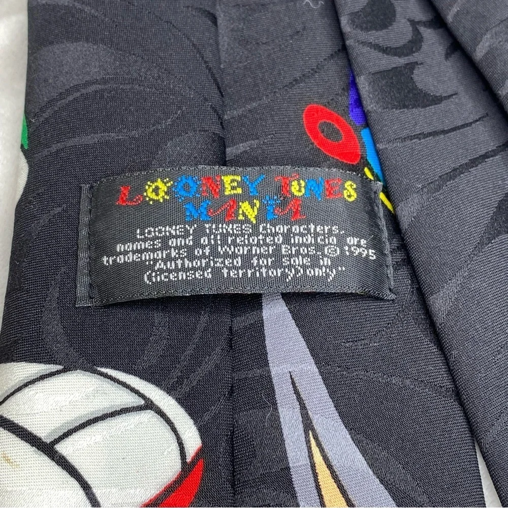 Looney Tunes Mania Vintage Bugs Bunny Marvin the Martian Neck Tie
